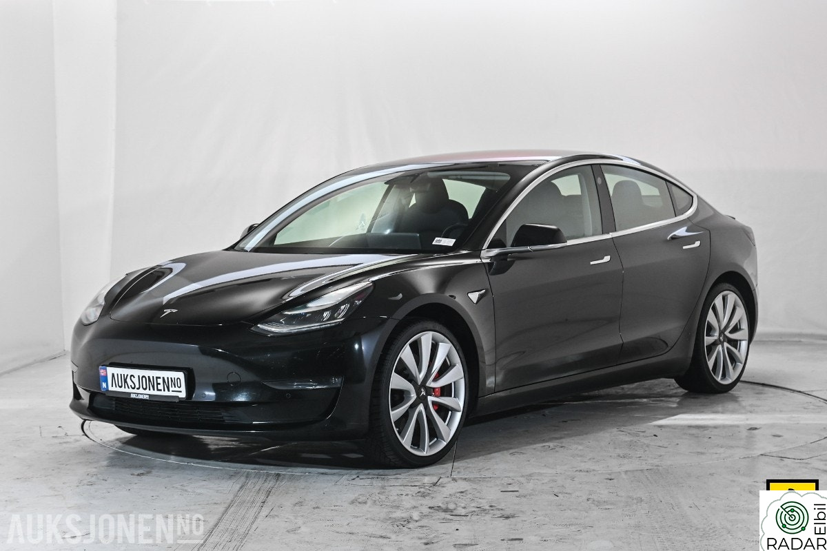 TESLA Model 3 PERFORMANCE 20'' PANORAMA PREMIUM LYD & INTERIØR
