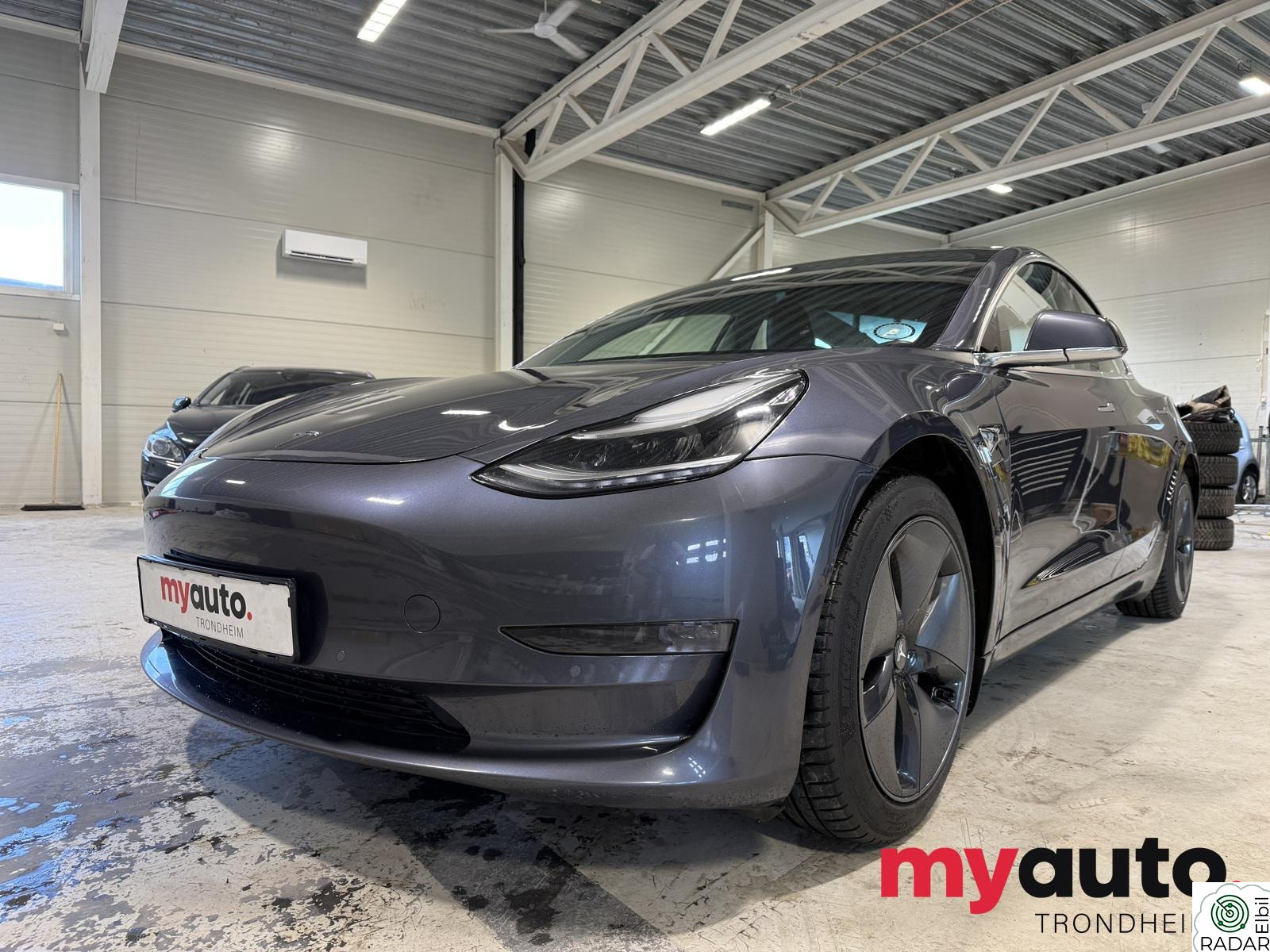 TESLA Model 3 LR/Skinn/Navi/Dab+/Panorama/Acc ++