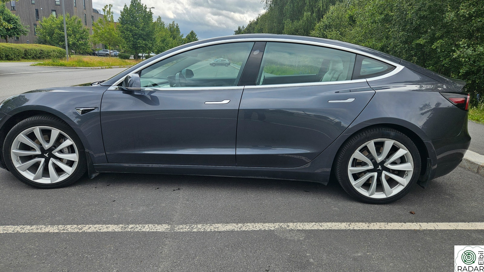 TESLA Model 3 Long Range AWD