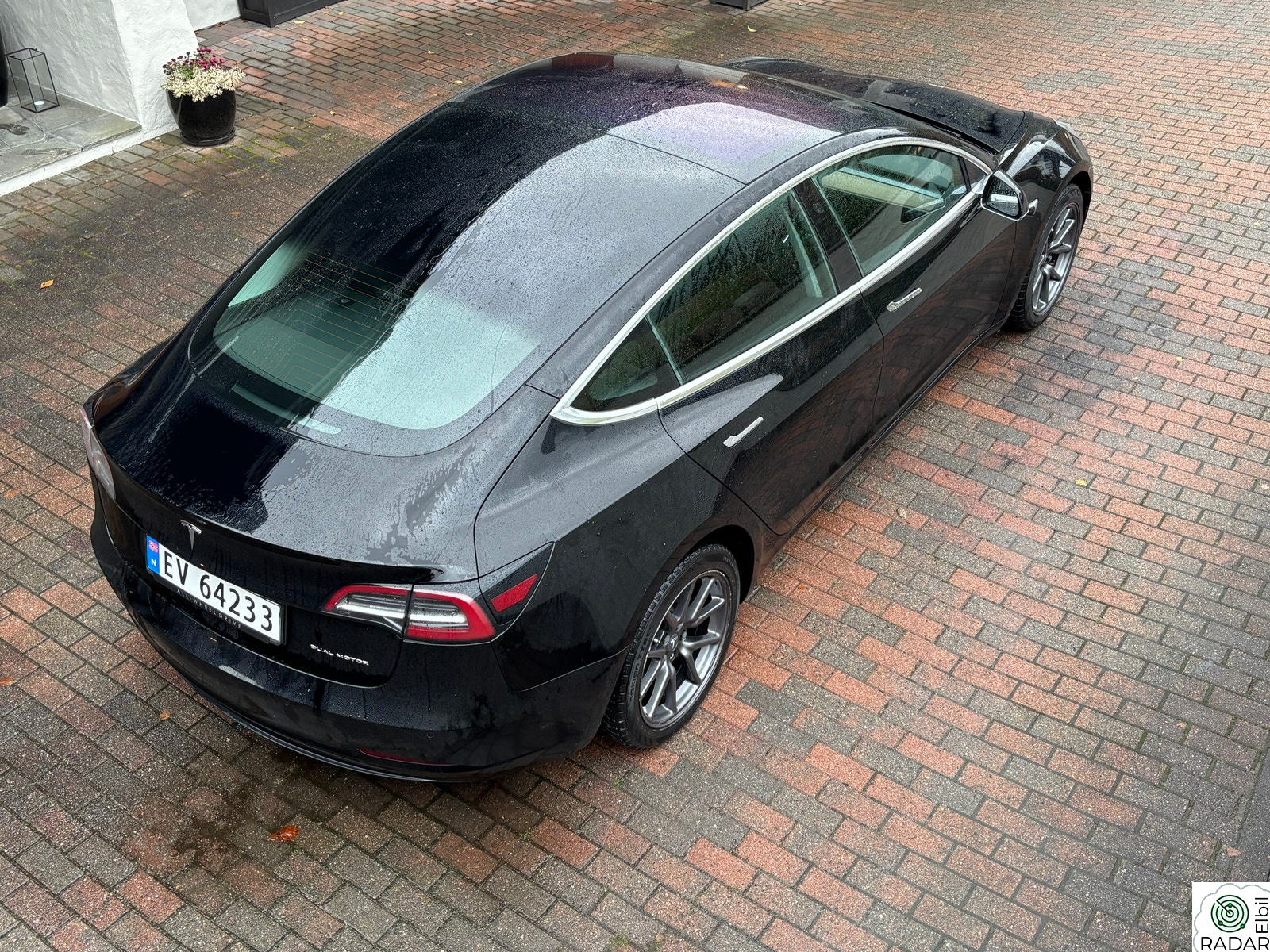 TESLA Model 3 LR AWD 1-EIER , SKINN , KAMERA , PANO , EU-OK 3/27