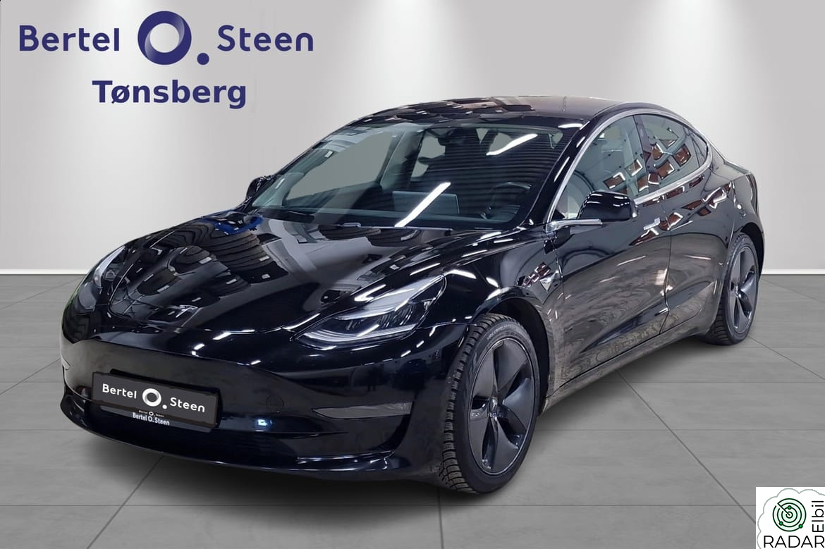 TESLA Model 3 Long Range AWD, Autopilot.
