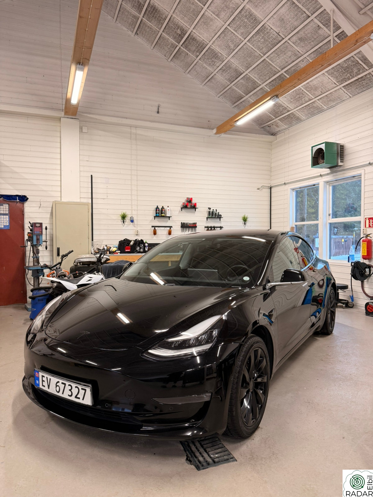 TESLA Model 3 Long Range AWD
