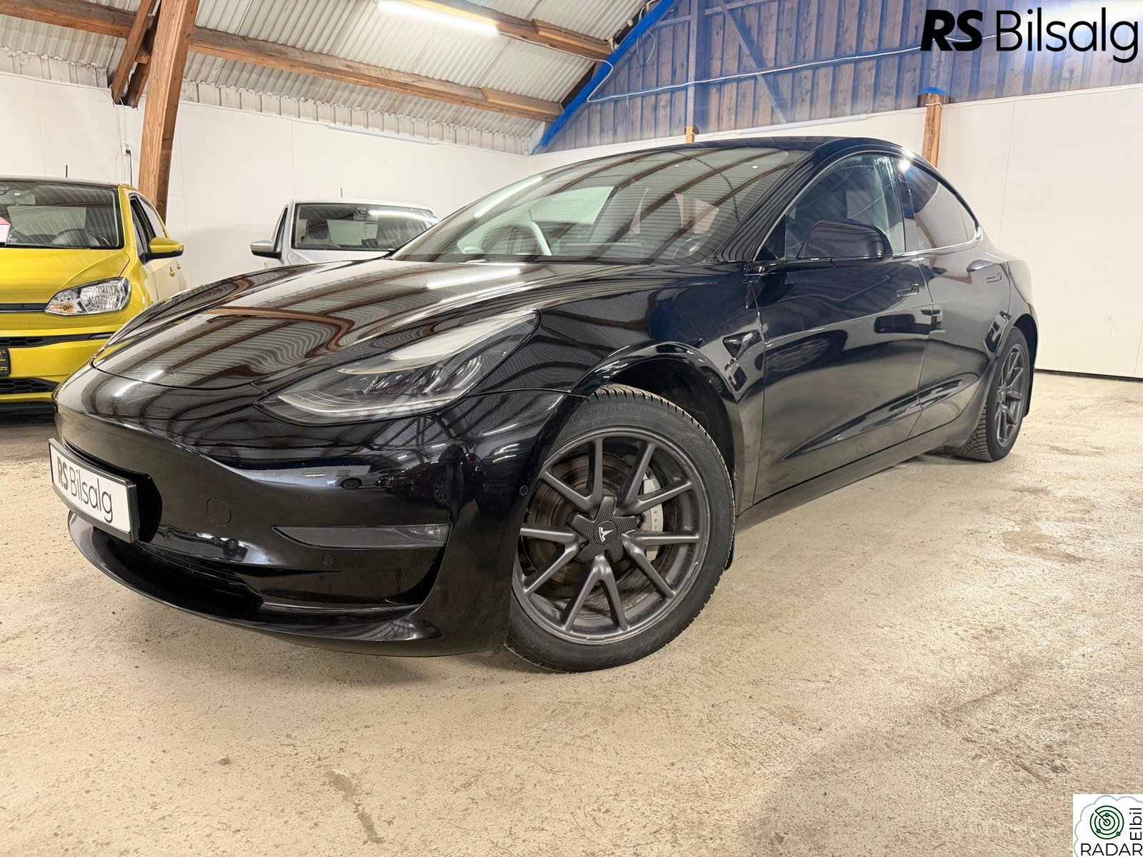 TESLA Model 3 LONG RANGE/AWD/PREMIUM/CHROME DELETE