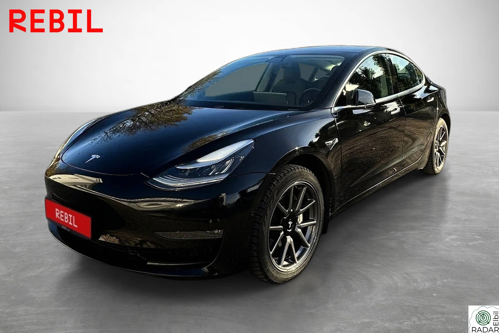 TESLA Model 3 Long Range, AWD, Hengerfeste, Ryggekamera, Panoramatak