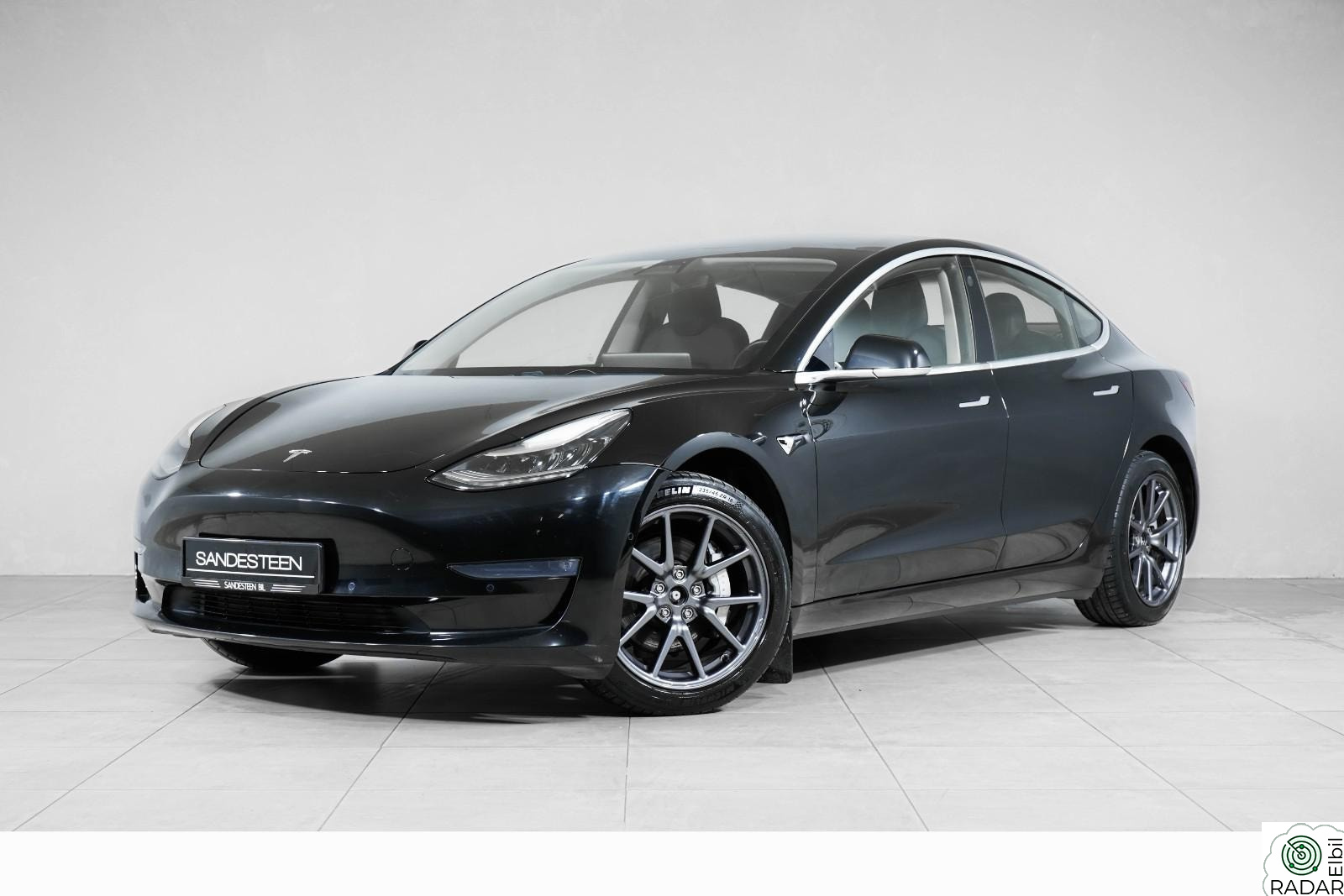 TESLA Model 3 560KM WLTP LONG RANGE/HENGERFESTE/PANORAMA/VINTERPAKKE