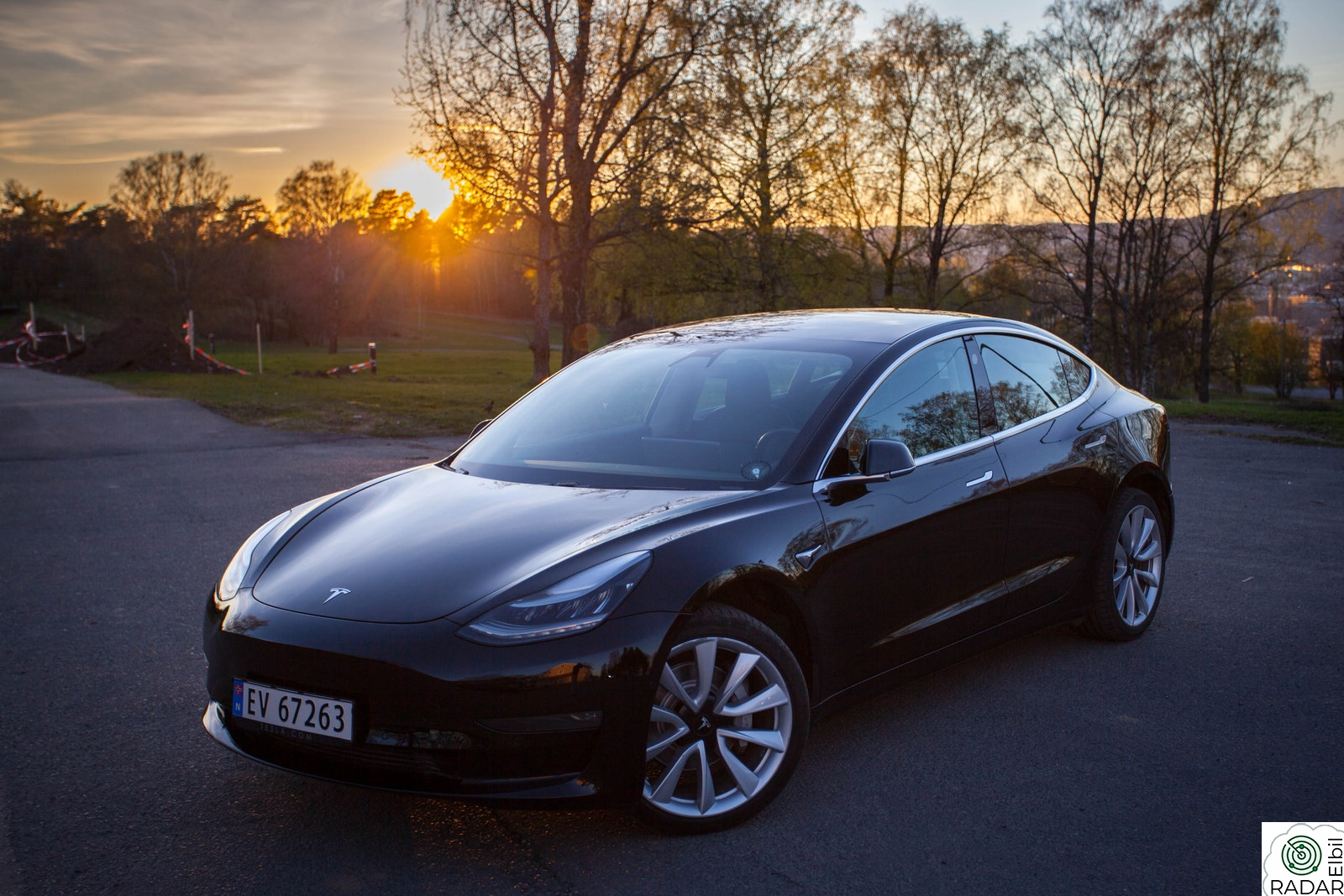 TESLA Model 3 Long Range AWD/garantiutvidelse/h-feste/nye bremser