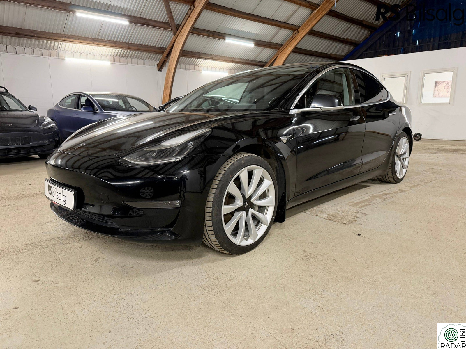 TESLA Model 3 LONG RANGE/AWD/PREMIUM/LEVERINGSKLAR