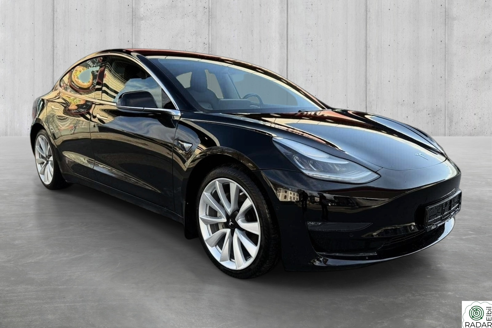 TESLA Model 3 LONG RANGE AWD 476HK PREMIUM PANORAMATAK