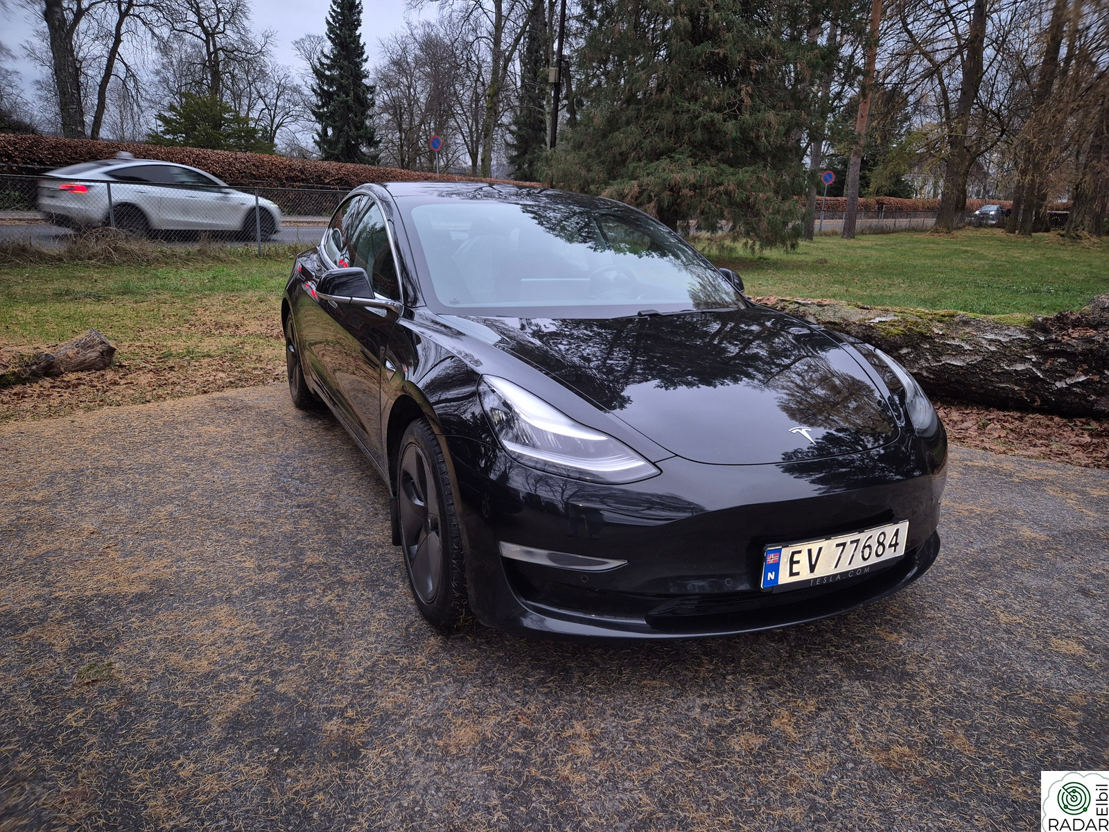 TESLA Model 3 NAF/560KM/Long Range/AWD/Premium/Pano/Krok/ACC/S+V++