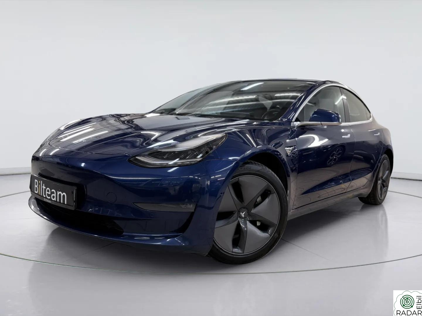 TESLA Model 3 Long Range AWD |Skinn | AP | R-kamera | EU 07.27 OUTLET