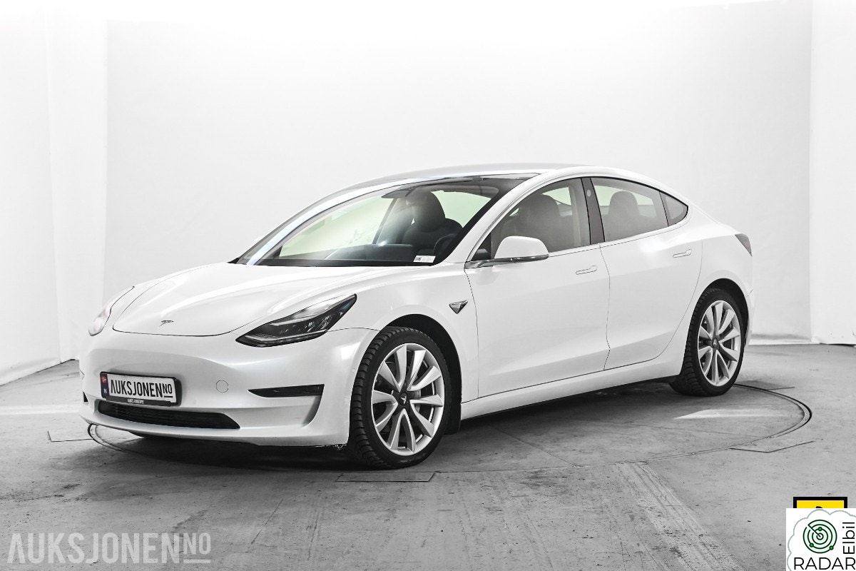 TESLA Model 3 LR AWD AUTOPILOT ACC PREMIUM LYD KAMERA NAVI SKINN PANO