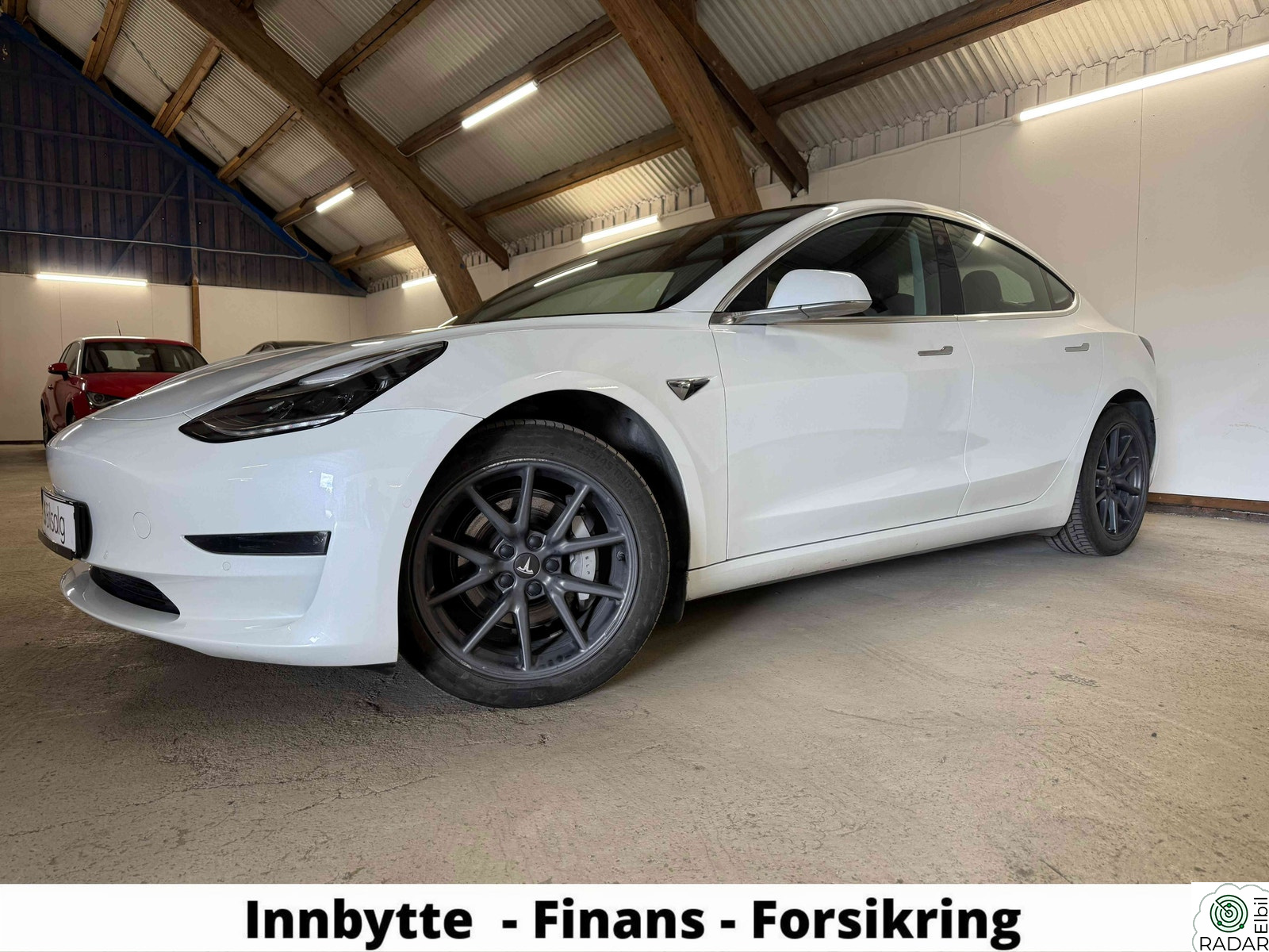TESLA Model 3 LONG RANGE - 1 EIER - AUTOPILOT - PREMIUM LYD - SKINN