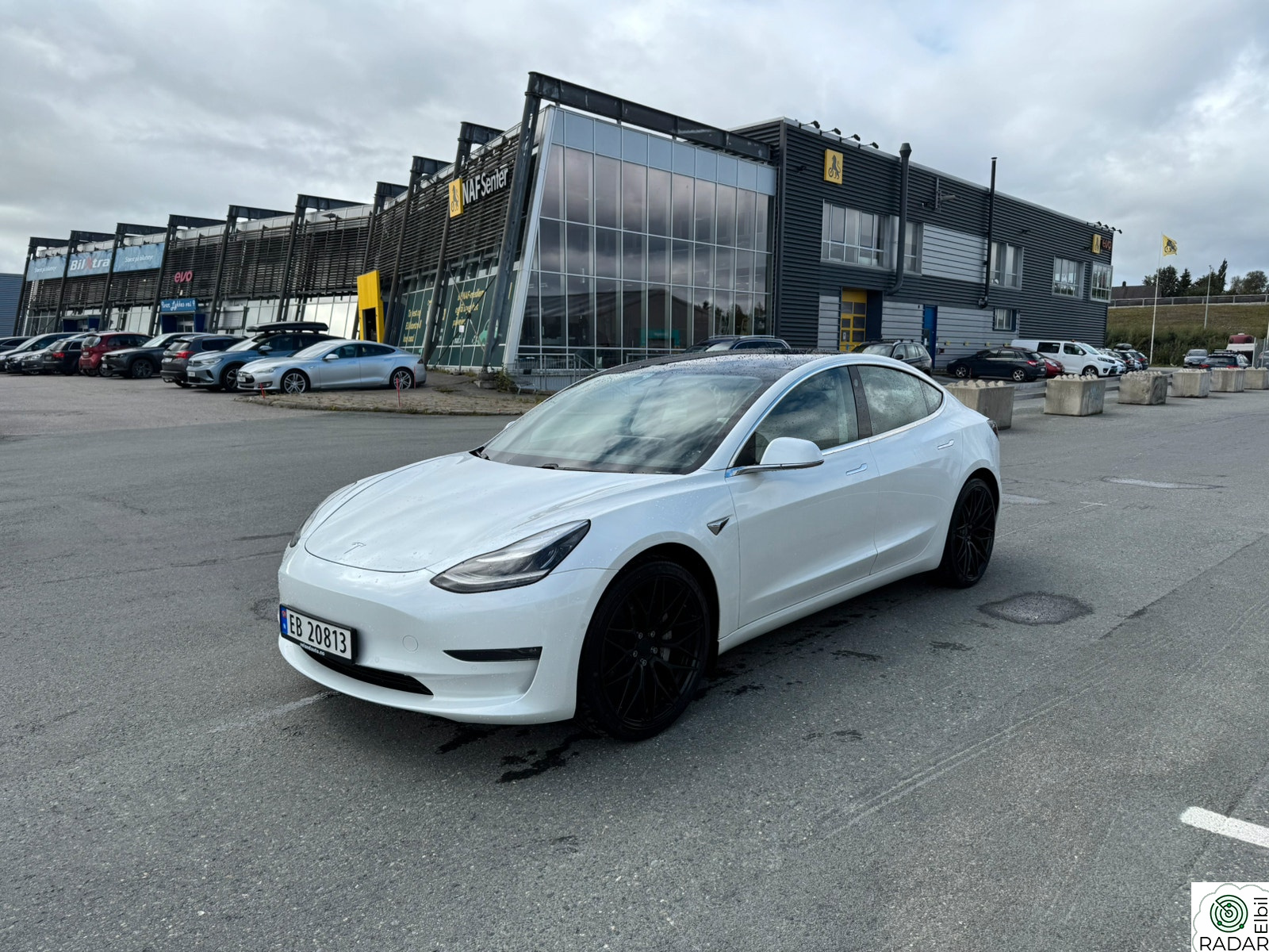 TESLA Model 3 Long Range AWD