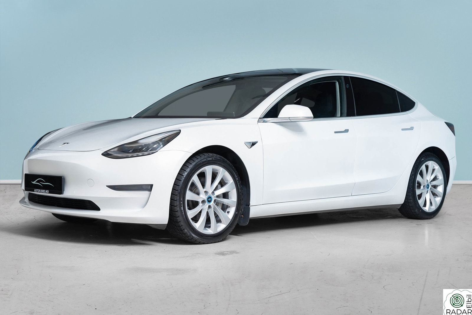 TESLA Model 3 / Long Range / AWD / Krok / 560km / Eu