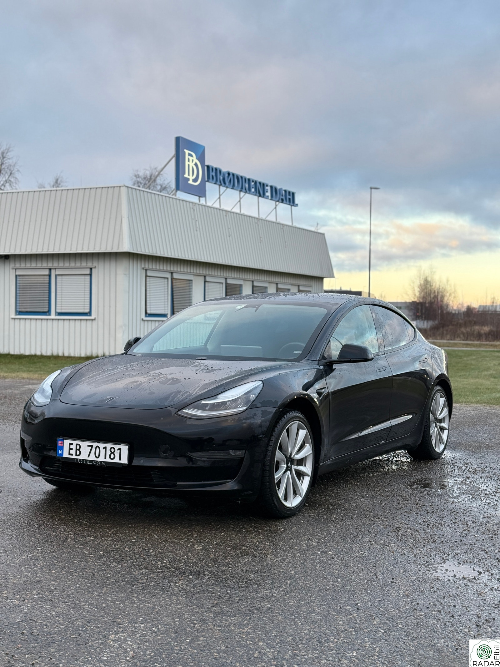 TESLA Model 3 Long Range AWD