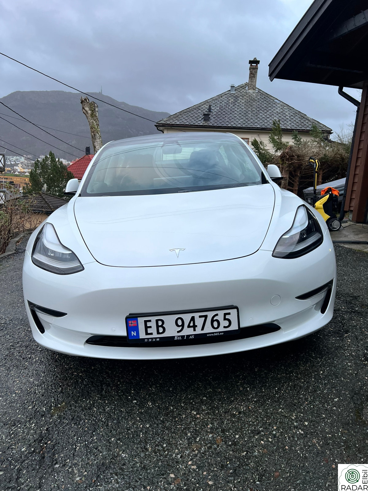 TESLA Model 3 H-feste, AWD, Longrange Premium, AP, S/V, Skinn