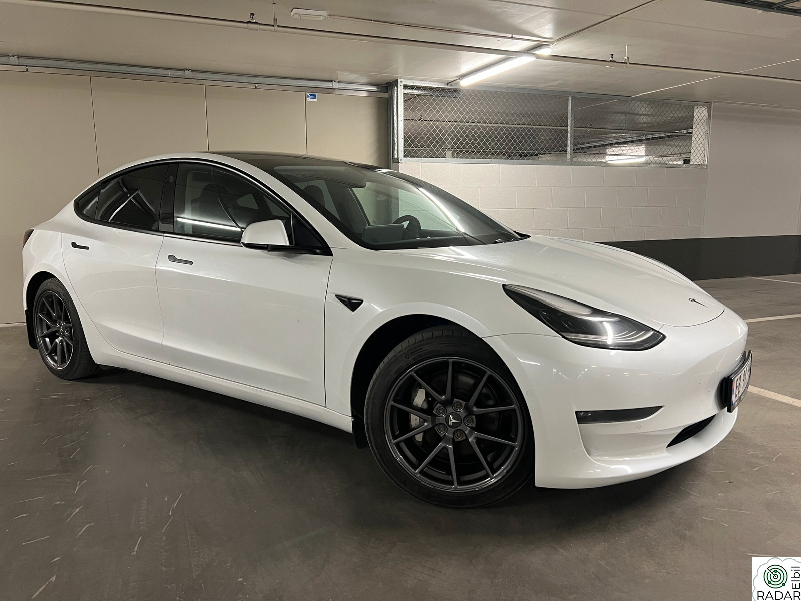 TESLA Model 3 LONG RANGE AWD/HENGERFESTE/NY-EU/SE-PRIS