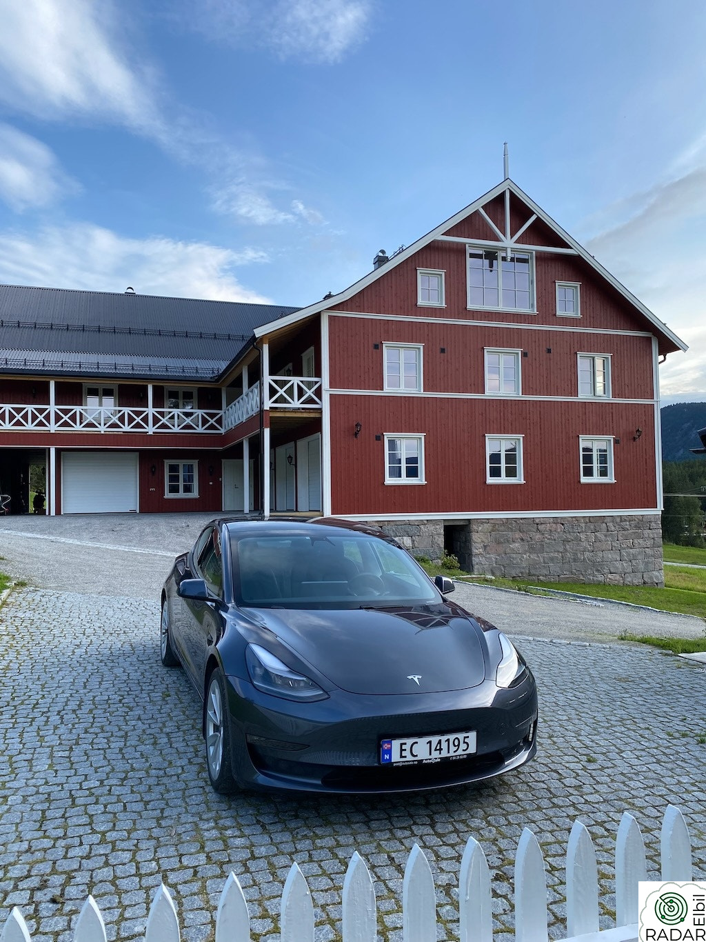 TESLA Model 3 Long Range AWD