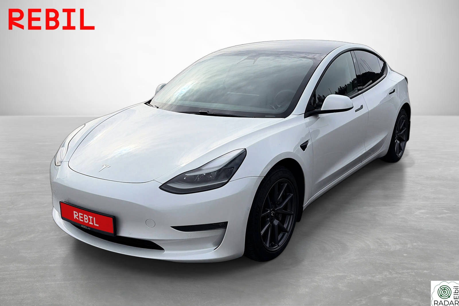 TESLA Model 3 Long Range/Krok/AWD/AP/Navi/Skinn/P.sensor/Pano/V.pumpe