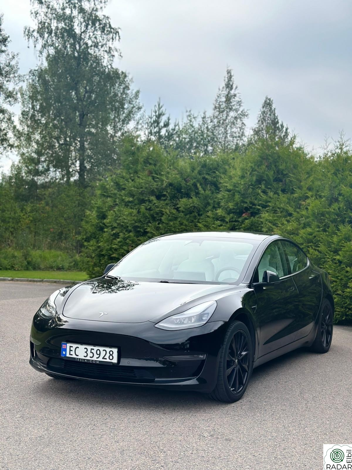 TESLA Model 3 Long Range AWD
