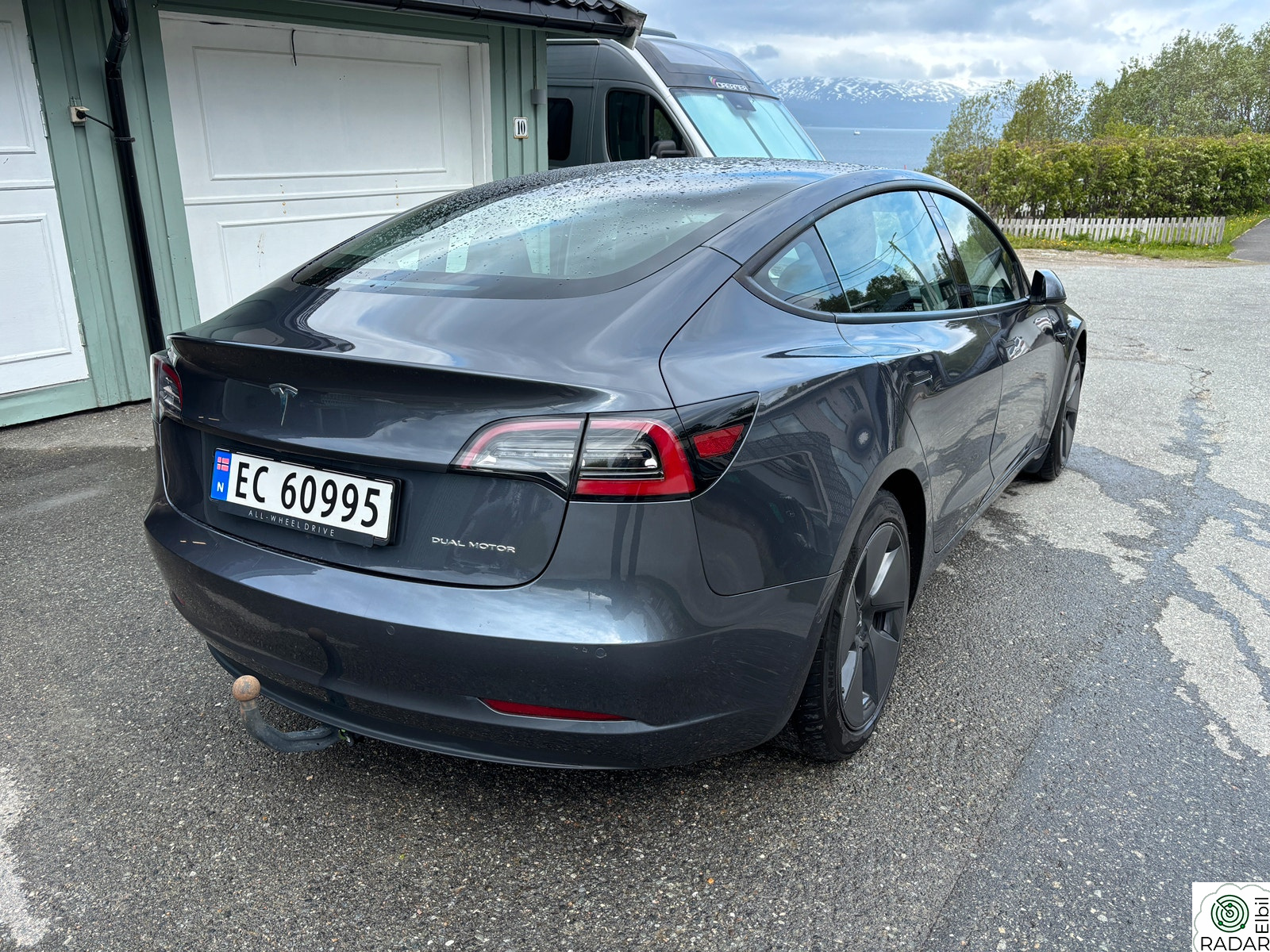 TESLA Model 3 Long Range AWD med FSD og hengerfeste
