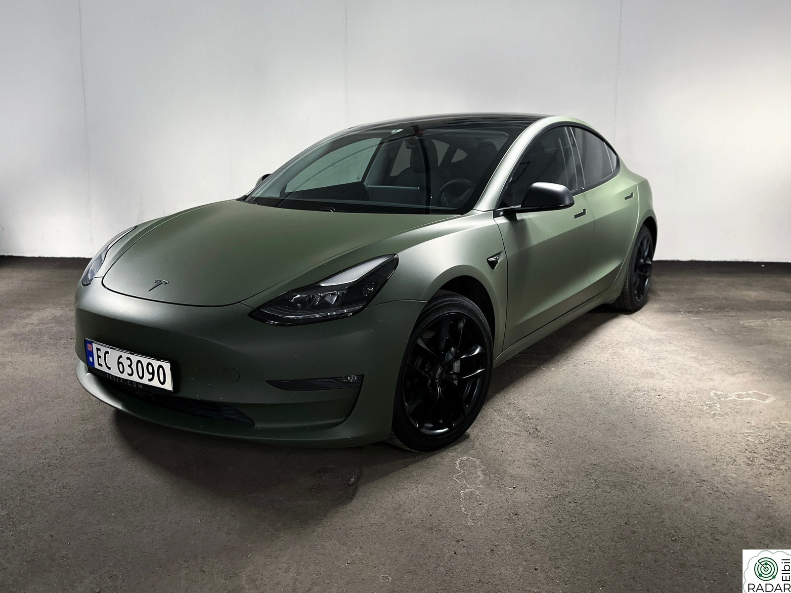 TESLA Model 3 Long Range/AWD/Hengerfeste