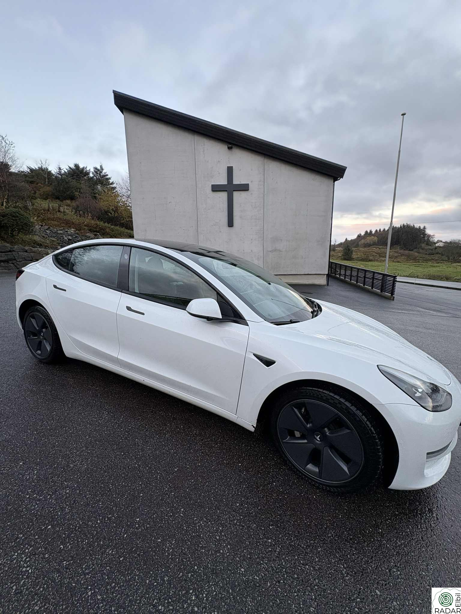 TESLA Model 3 Long Range, Dual Motor, Skinn sort, Panorama, ACC ++