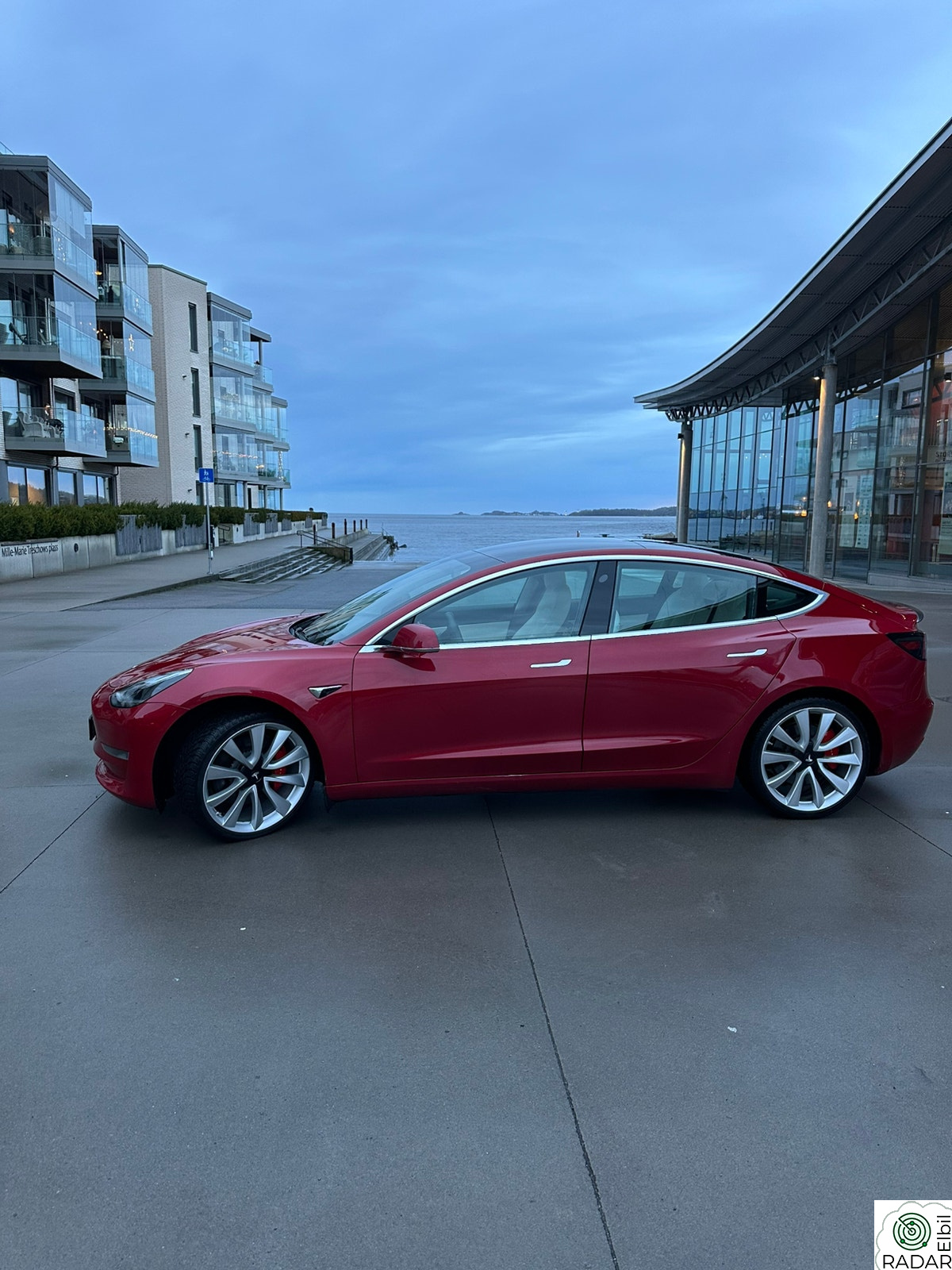TESLA Model 3 Performance AWD