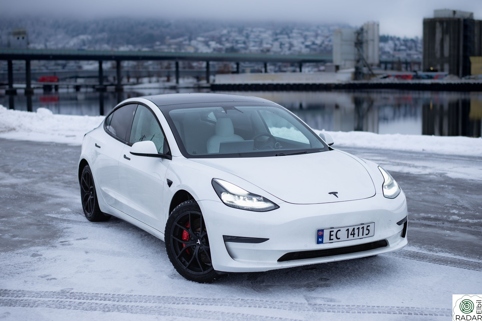 TESLA Model 3 Performance AWD