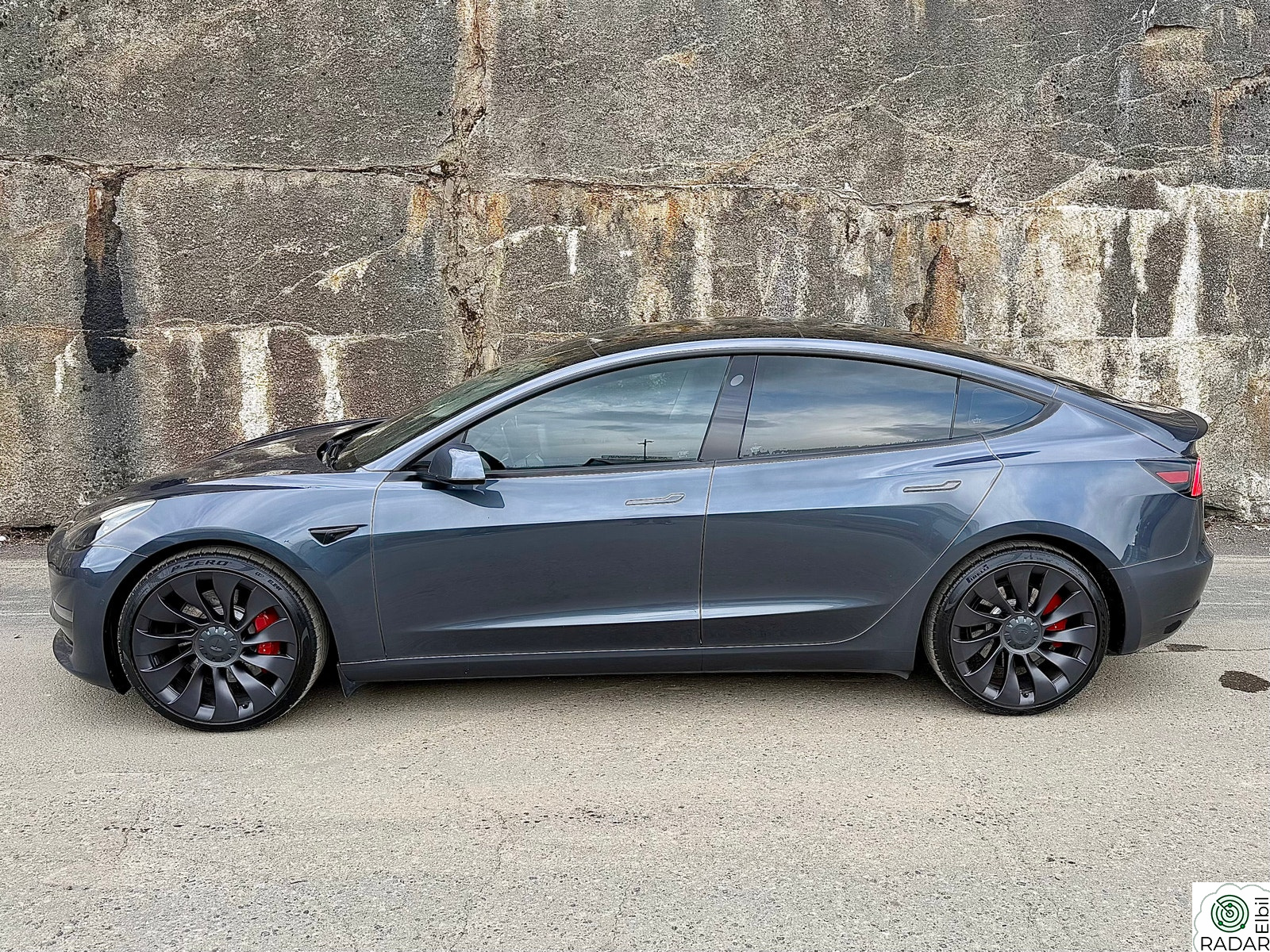 TESLA Model 3 PERFORMACE/AWD/20"/VARMEPUMPE/DAB+/RYGGEKAM/EL.BAKL+++