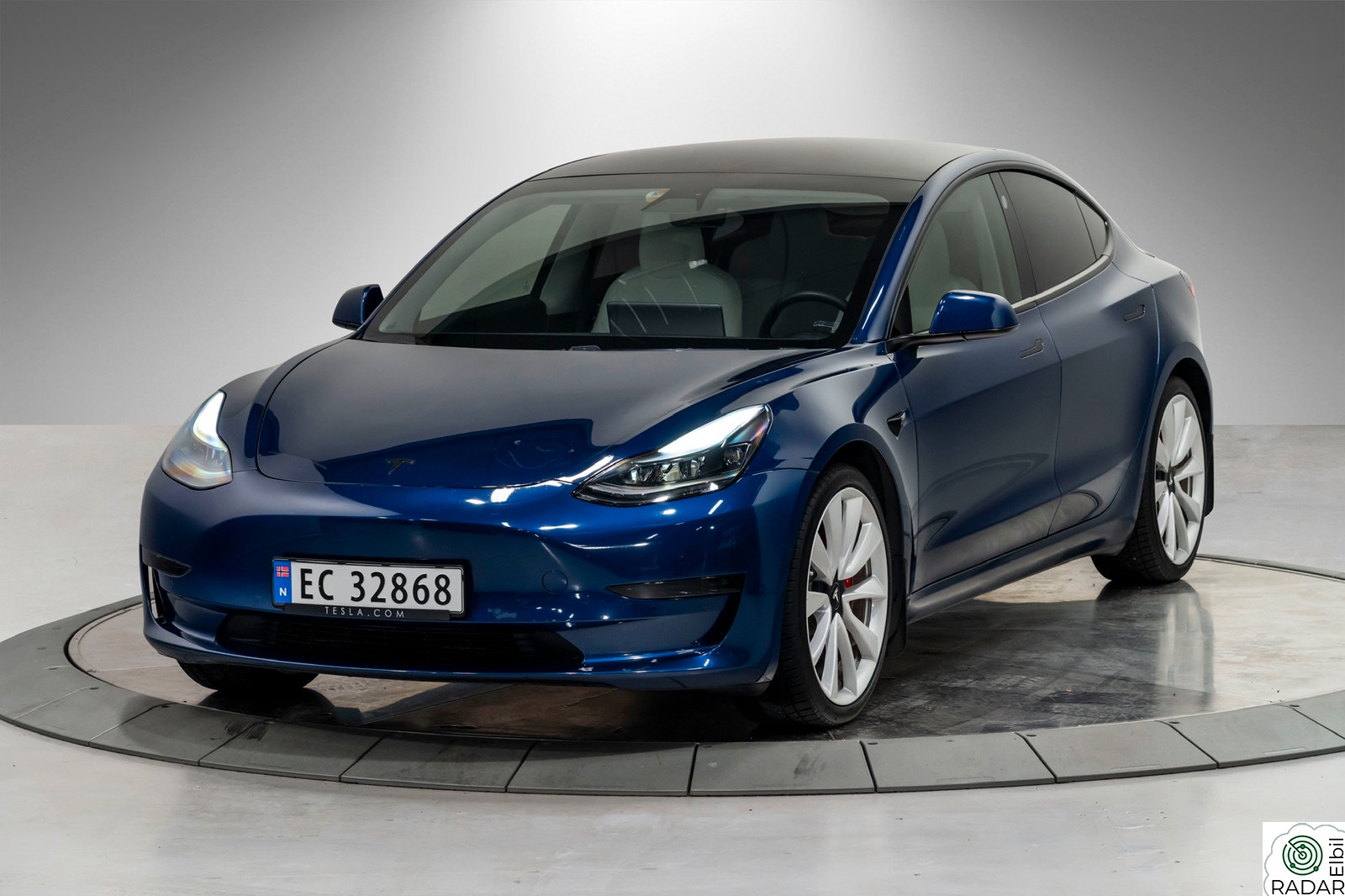TESLA Model 3 Performance AWD med EAP
