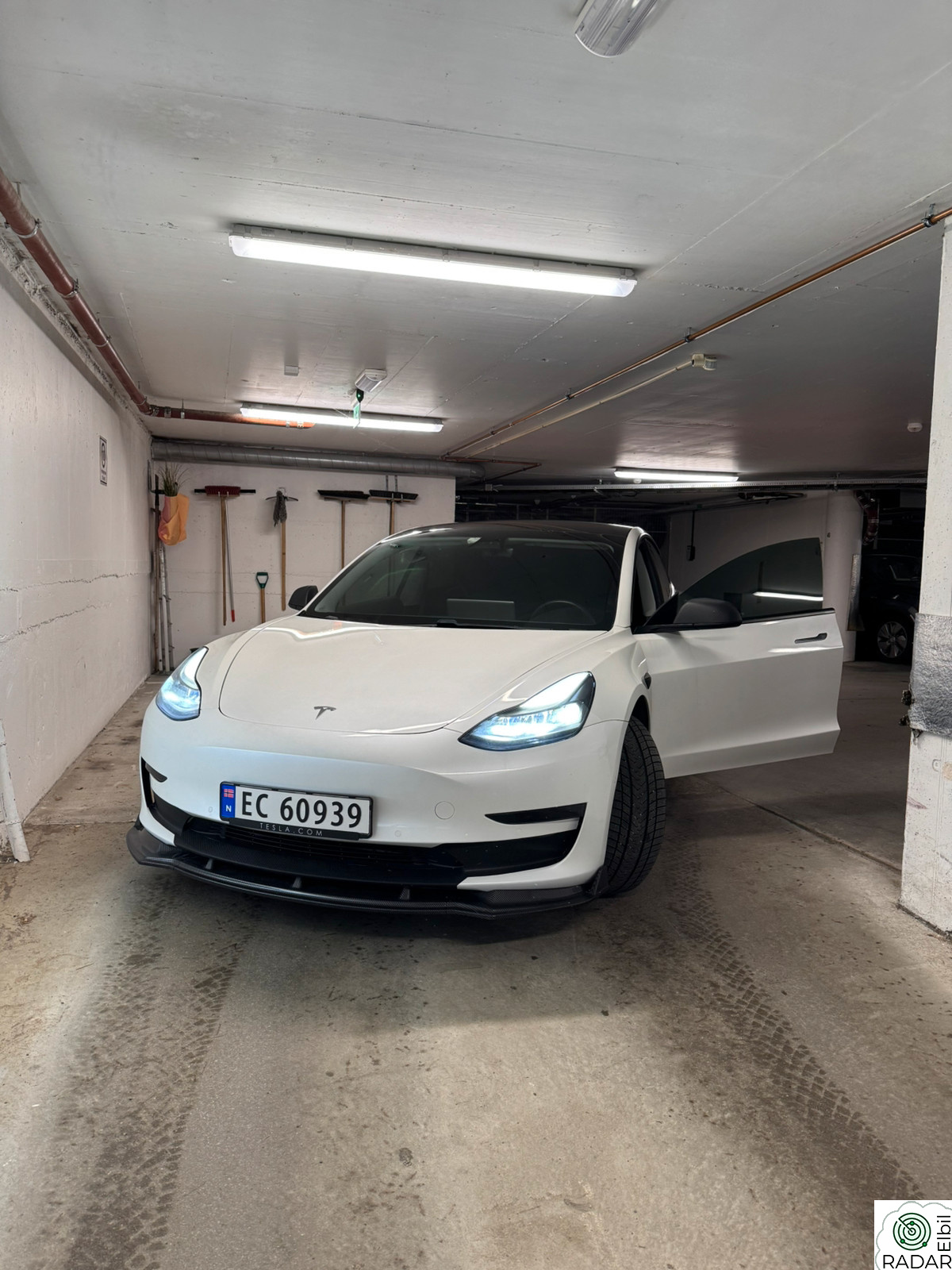 TESLA Model 3 Performance AWD 567Km/ Autopilot/ Påkostet/ Varmepumpe