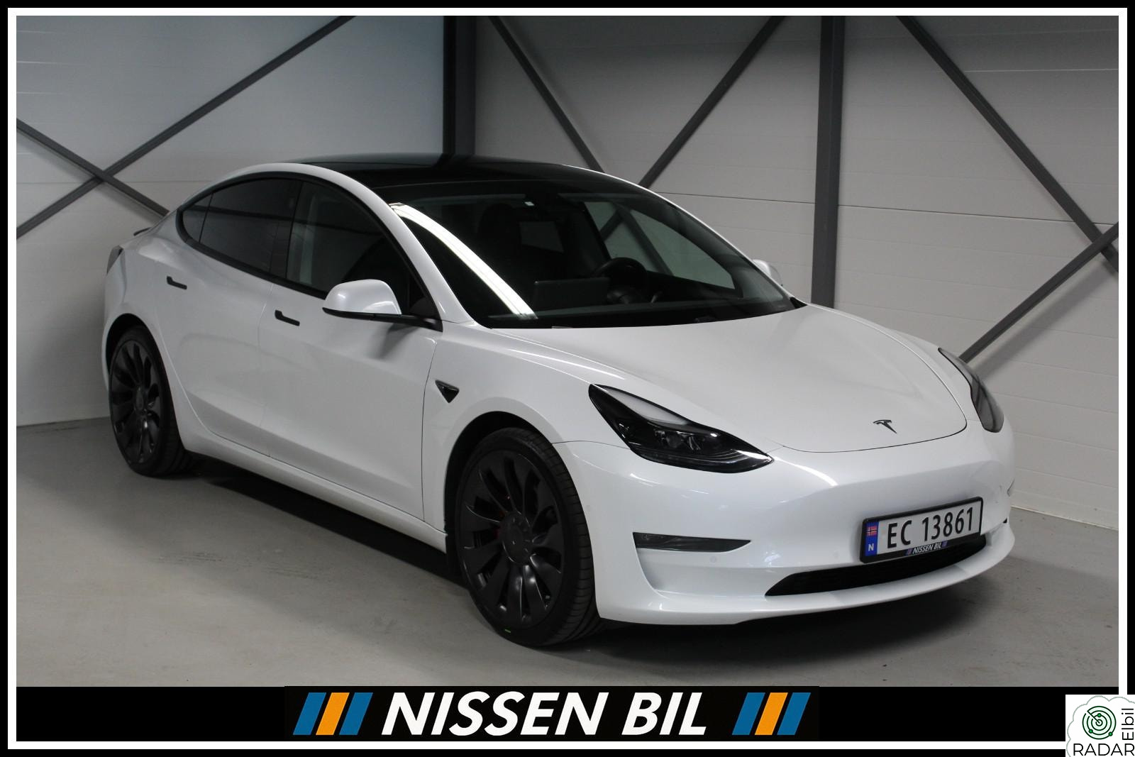 TESLA Model 3 PERFORMANCE AWD 513HK 567 KM WLTP/SKINN/PANO/ACC/20"+++
