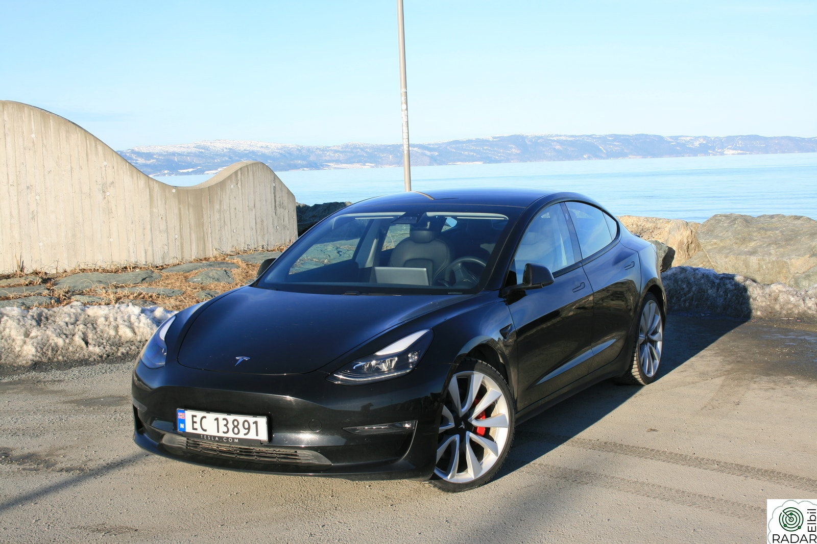 TESLA Model 3 Performance AWD, El. Bakluke, Norsk kjøpt, selvkjøring