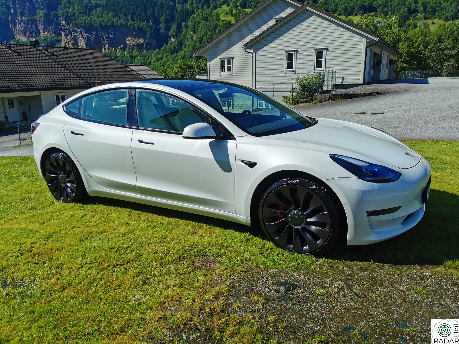 TESLA Model 3 Performance AWD