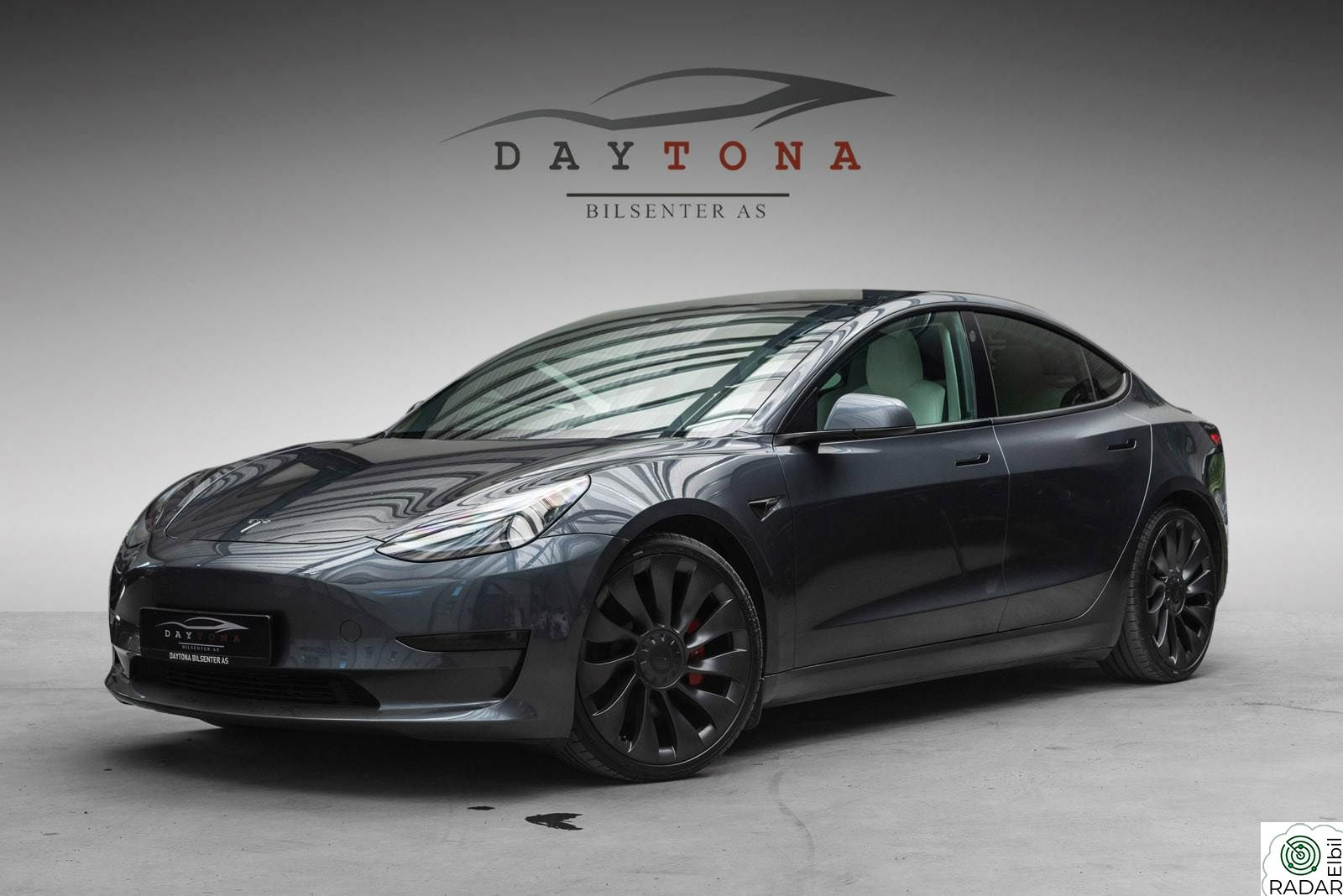 TESLA Model 3 PERFORMANCE AWD 567km Facelift / V.Pumpe/ 20 + 20¨
