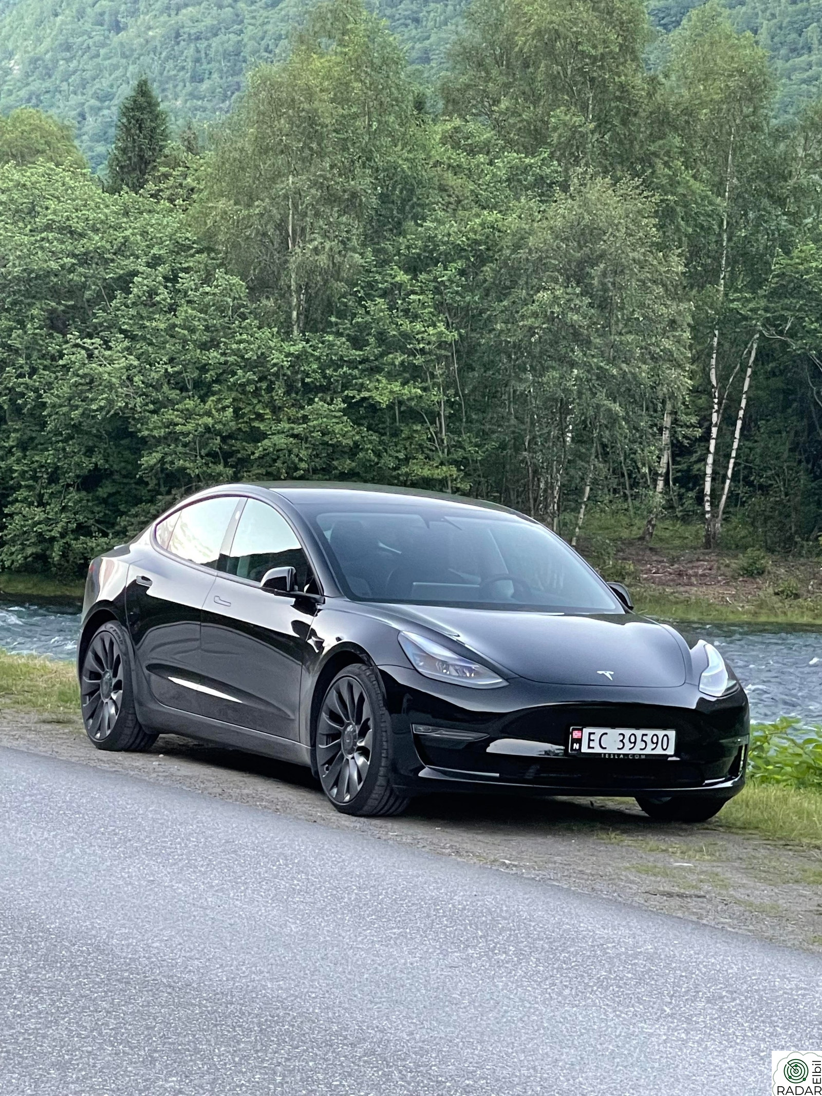 TESLA Model 3 Performance AWD