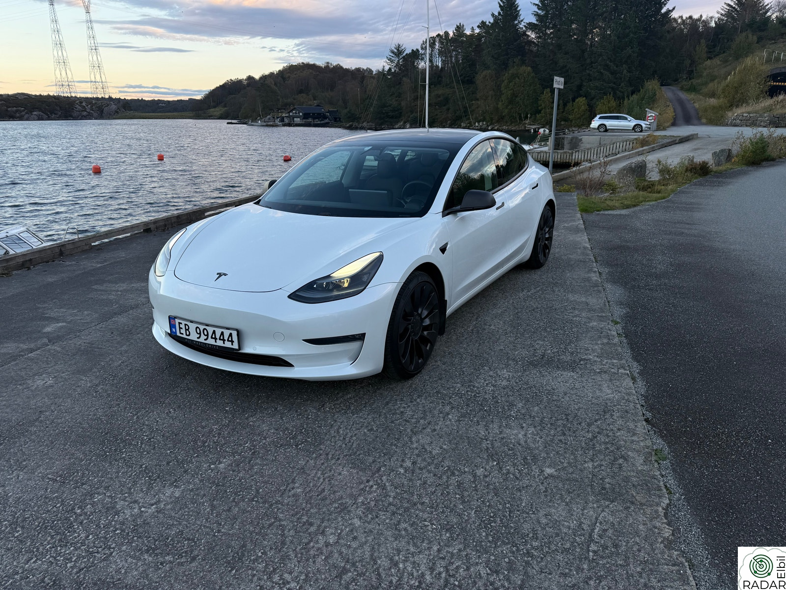 TESLA Model 3 Performance AWD / PPF / Skinn / Matrix / Premium lyd