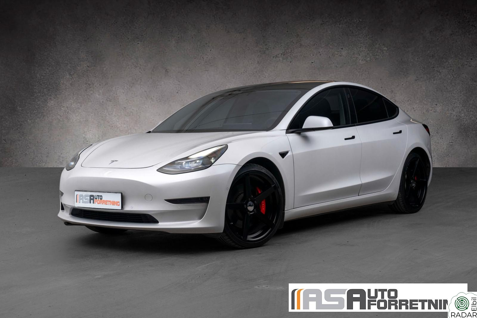 TESLA Model 3 /PERFORMANCE/AWD/513HK/567WLTP