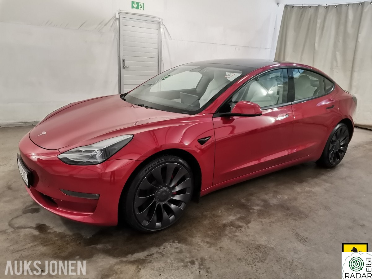 TESLA Model 3 PERFORMANCE AWD VARMEPUMPE PANORAMA