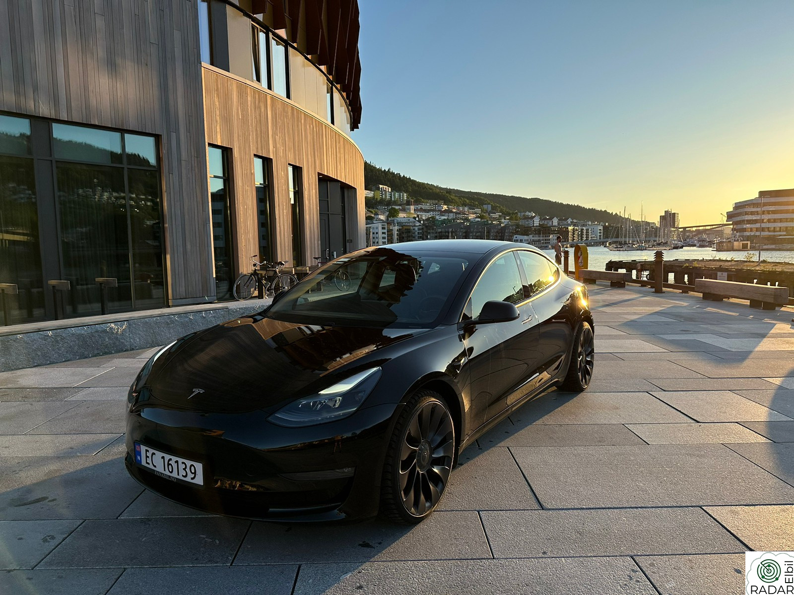TESLA Model 3 Performance AWD Facelift | Nye dekk og bremser