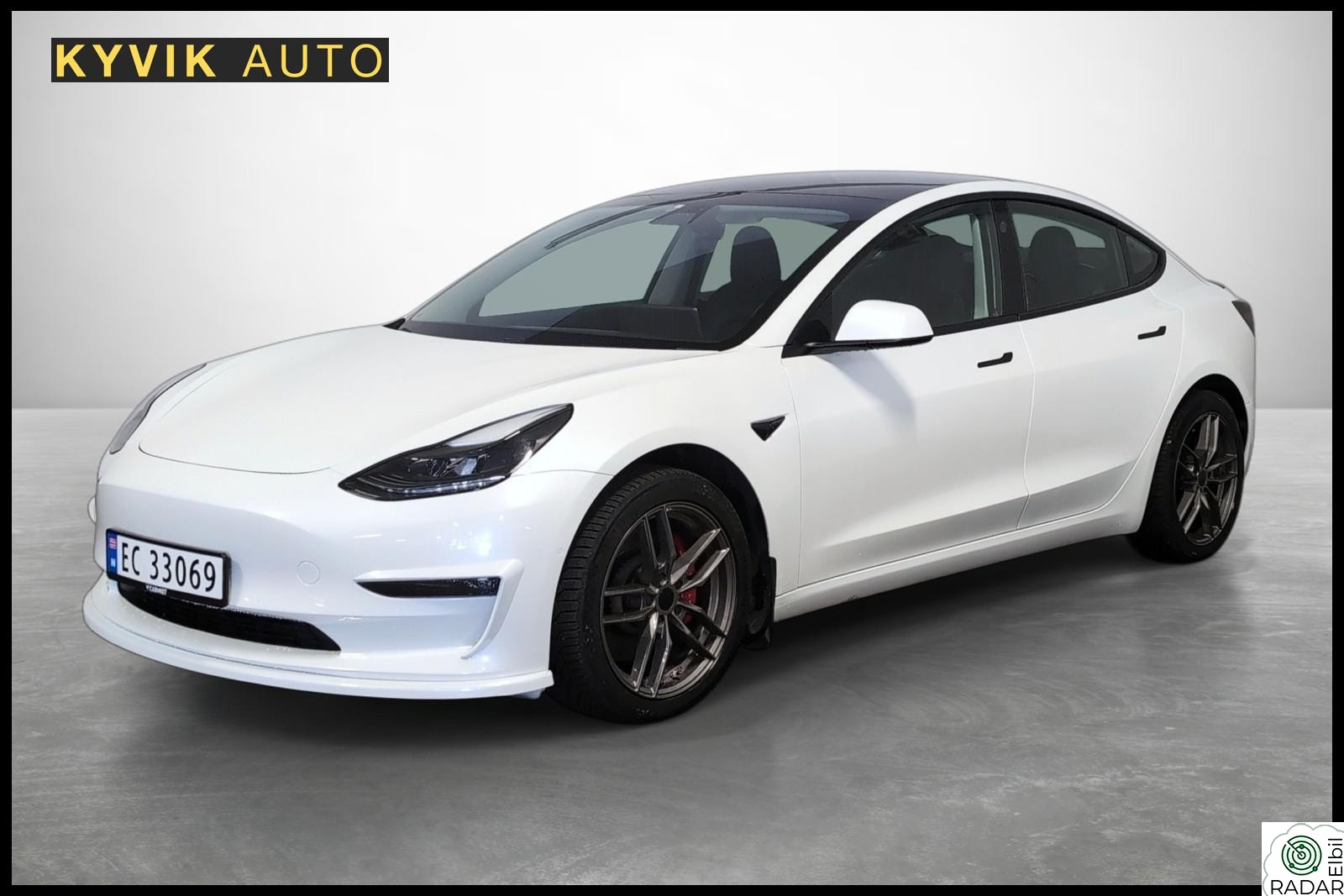 TESLA Model 3 Performance AWD / SKINN / NAVI / R.KAMERA / EU.27++