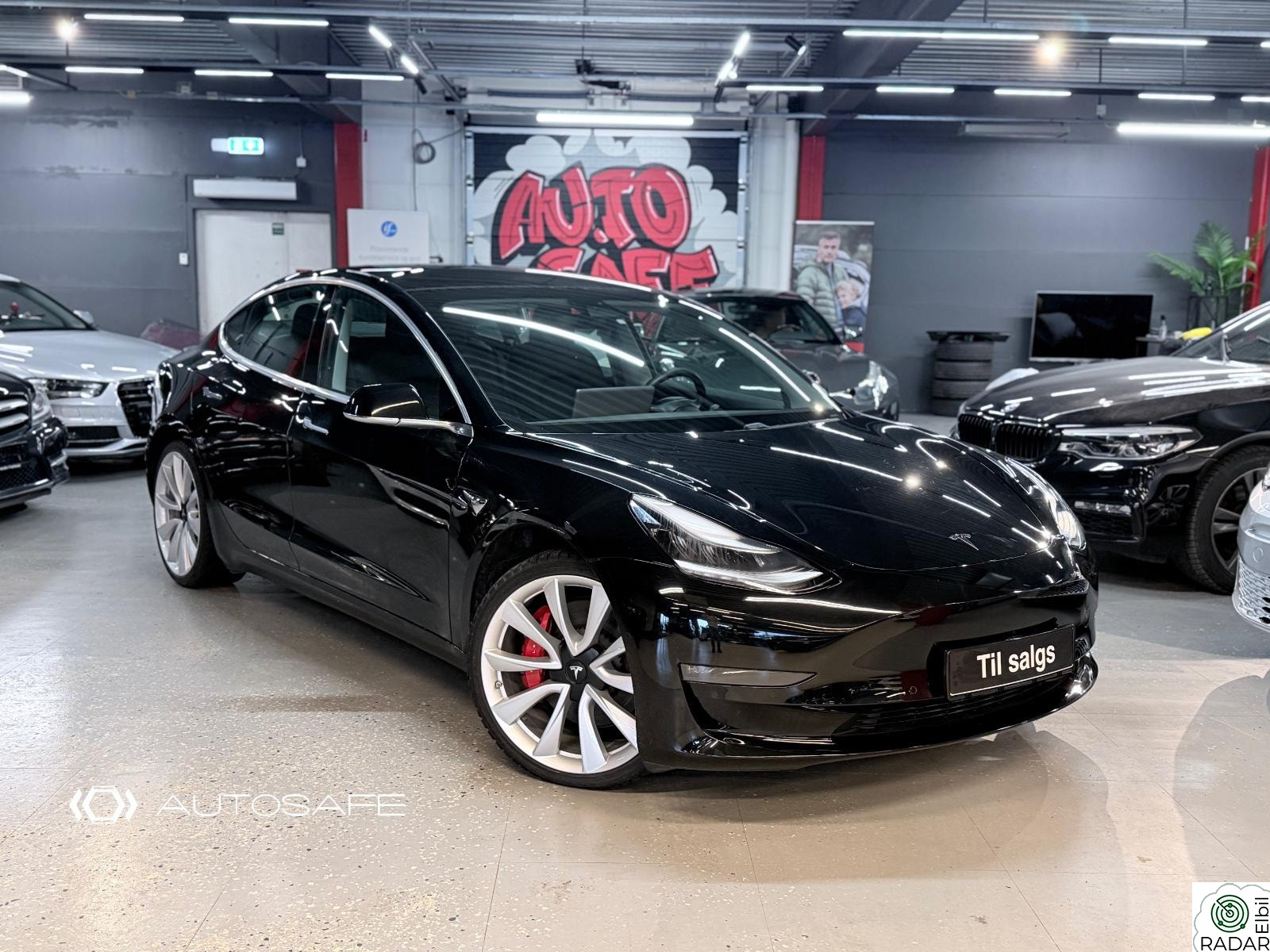 TESLA Model 3 PERFORMANCE - FIREHJULSTREKKER - LAV KM - 530 WLTP