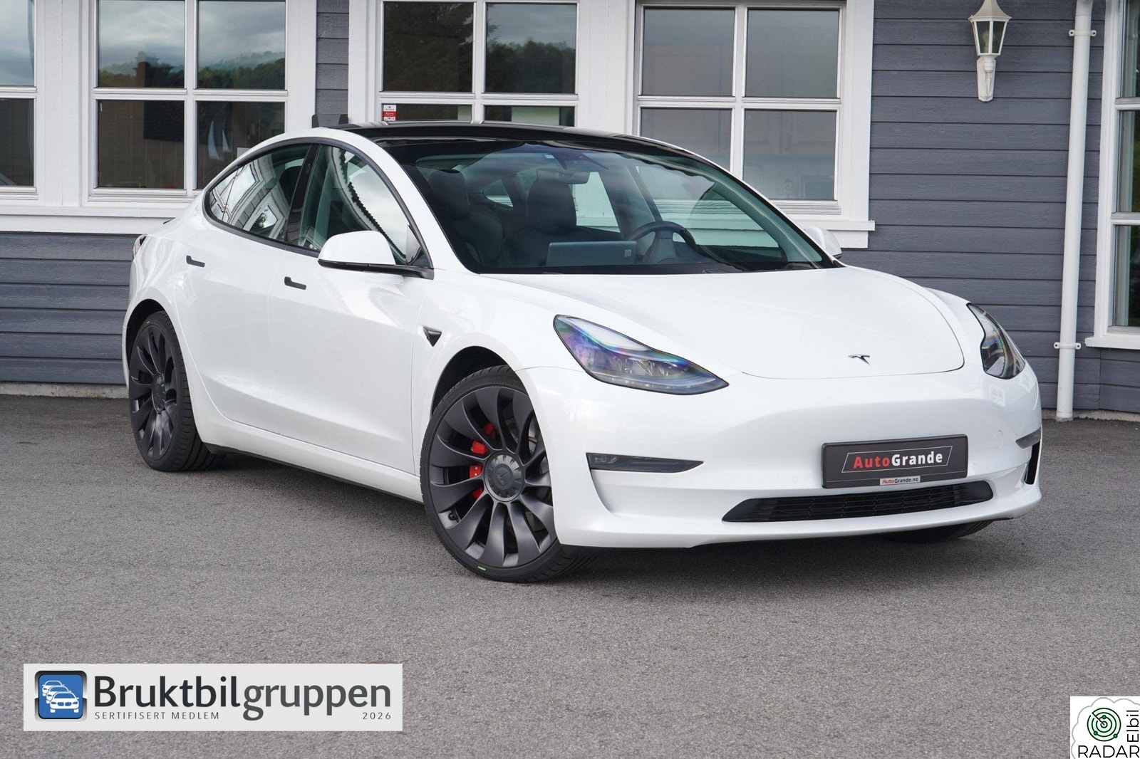 TESLA Model 3 PERFORMANCE 567KM-WLTP SOLTAK RKAM SORTSKINN 20TOMS