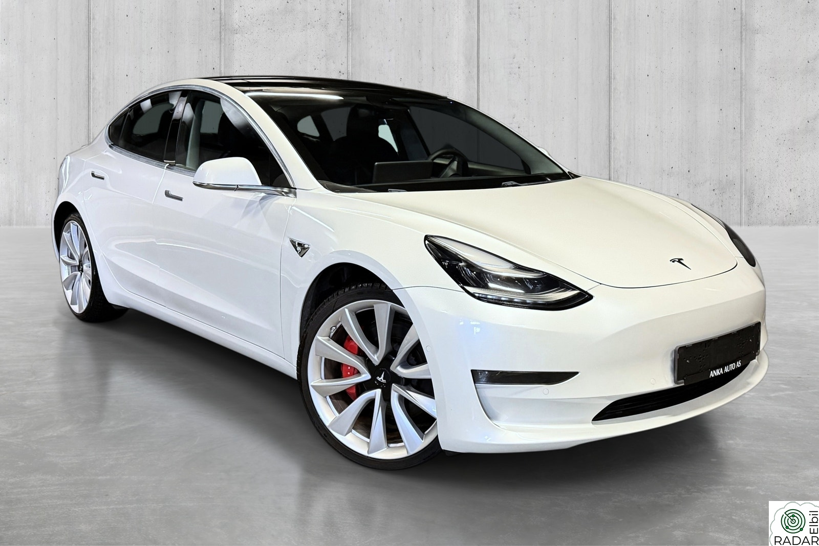 TESLA Model 3 Performance 530WLTP/360/DAB/Pano/Spotify/Skinn