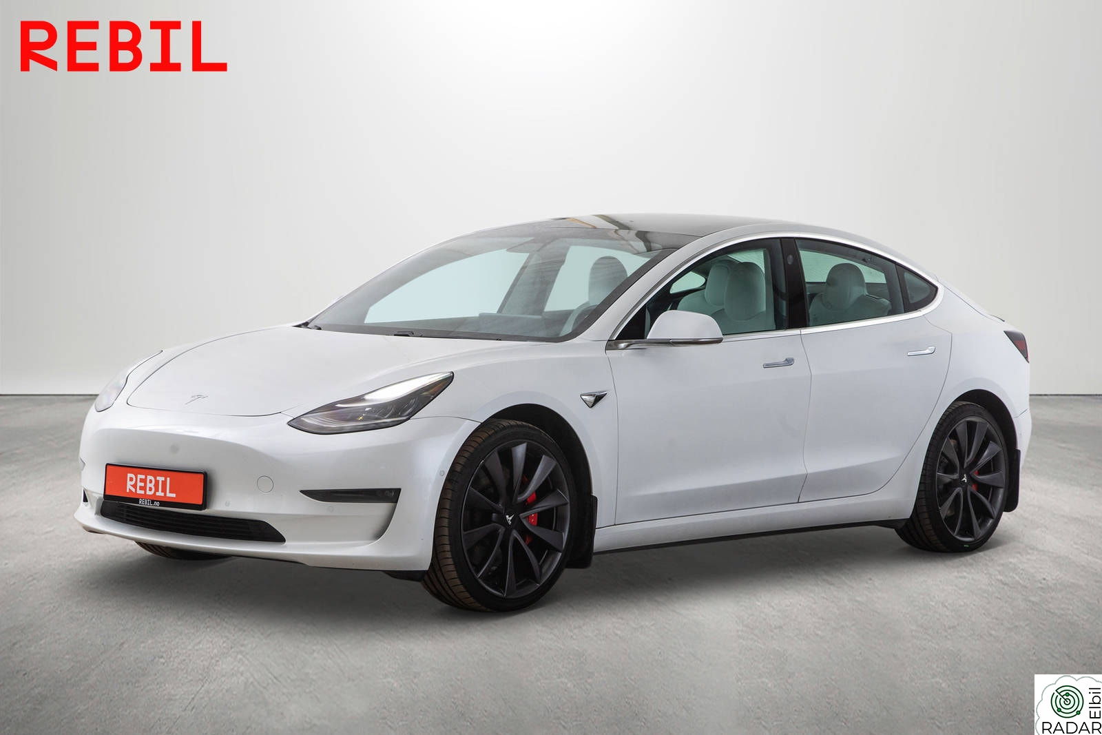 TESLA Model 3 530km/Performance/AWD/Skinn/Pano/AP/R.kamera/Navi/DAB