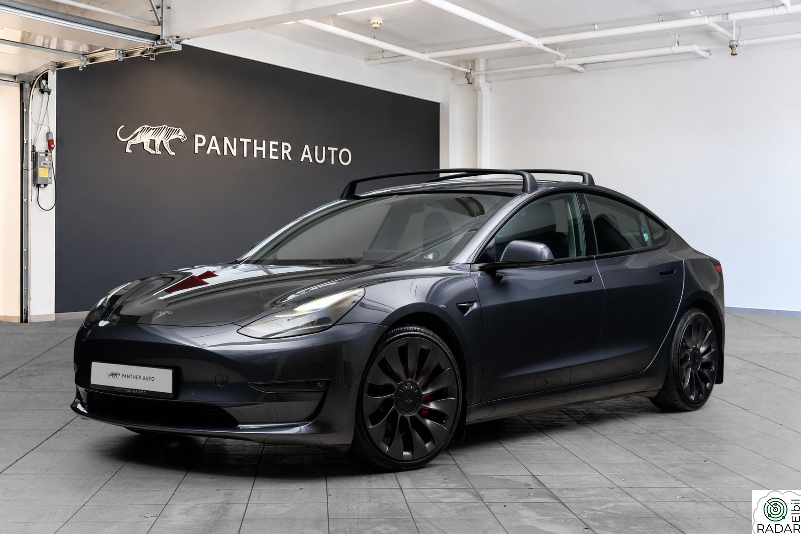 TESLA Model 3 Elektrisk bakluke | Adaptive LED | 360° kamera | Skinns