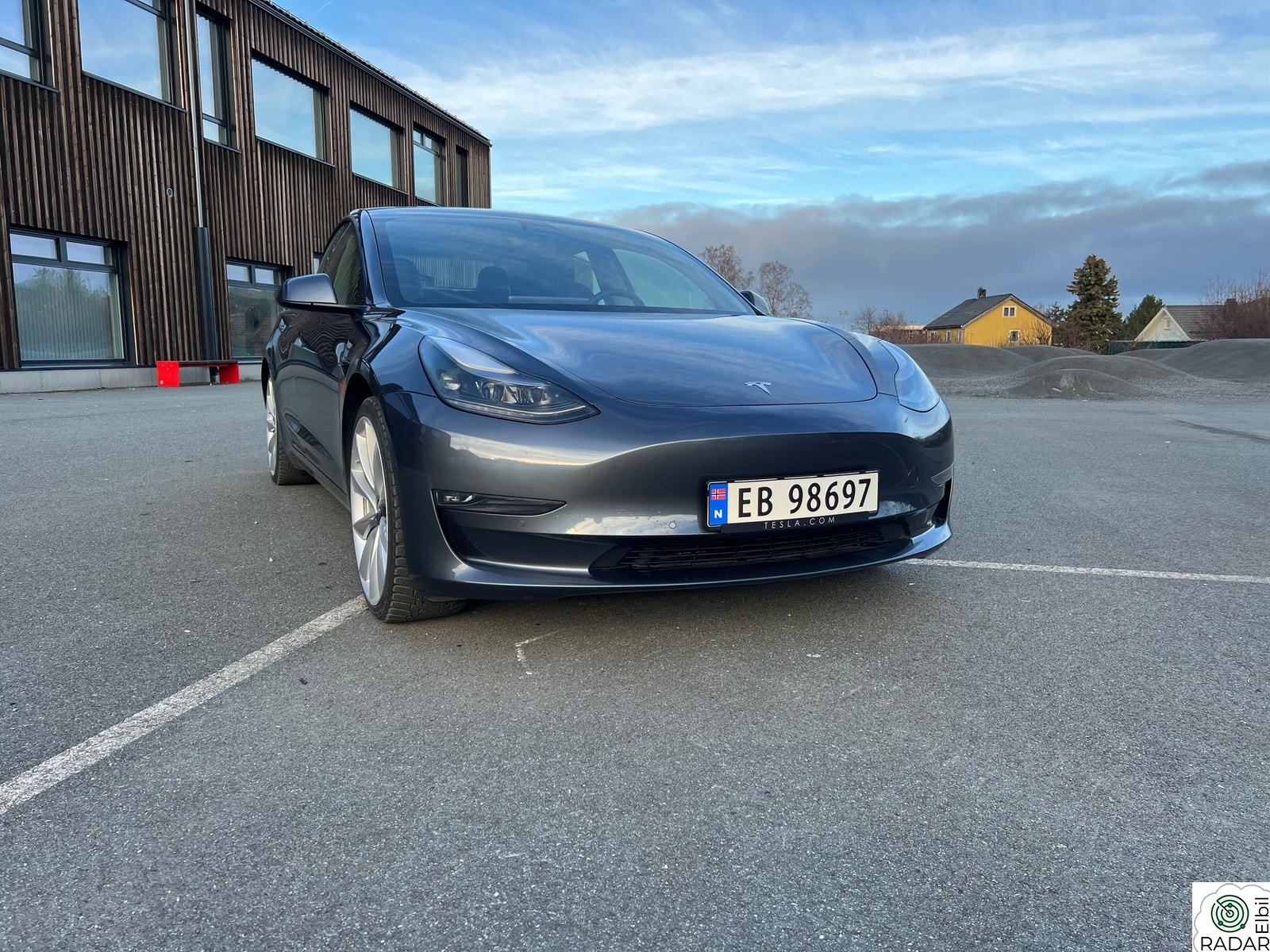 TESLA Model 3 AWD PERFORMANCE
