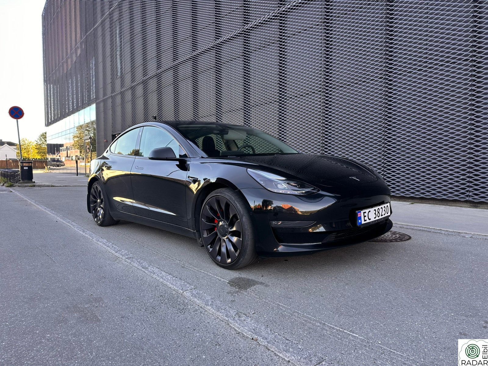 TESLA Model 3 Performance AWD