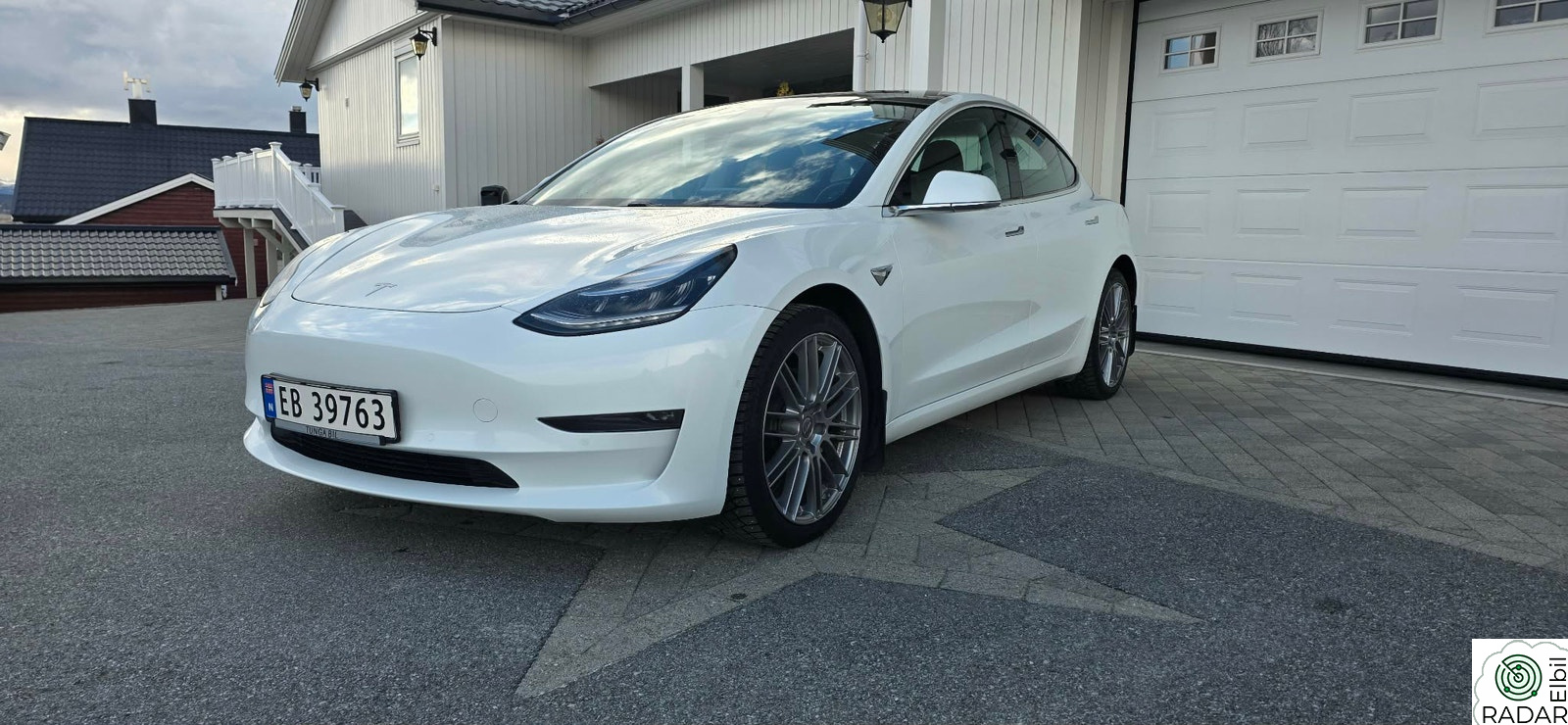 TESLA Model 3 Long Range AWD
